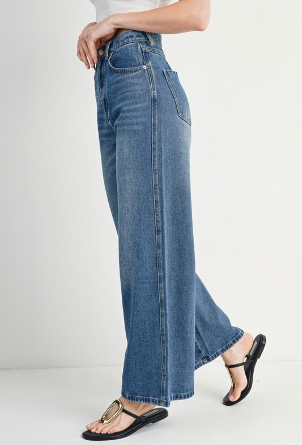 Med. Wash Wide Leg jeans