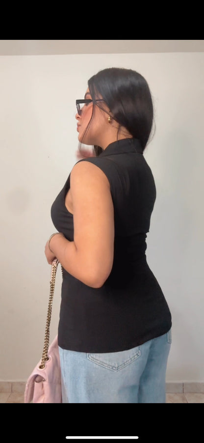 Nikki Vest
